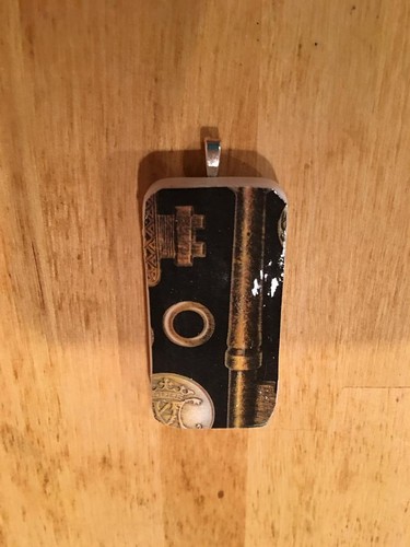 Domino pendant