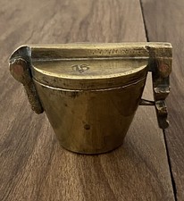 Poids à godets en laiton dit