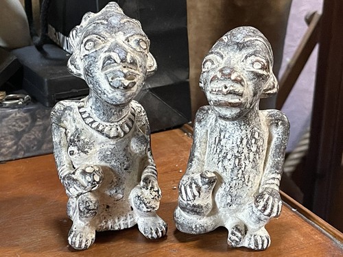 Couple statuettes - couple,
