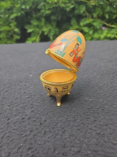 Oeuf porcelaine pilulier - en,