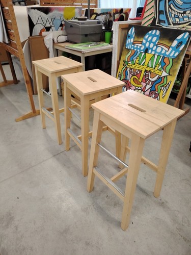 Trois tabourets bois état - trois, en