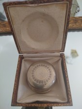 boîte Ancienne En Métal