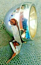 ancien phare de moto en métal