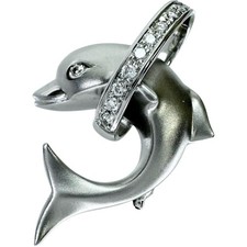 Broche motif dauphin diamant 0,14 ct pendentif haut K18WG or blanc 7,6 g femme