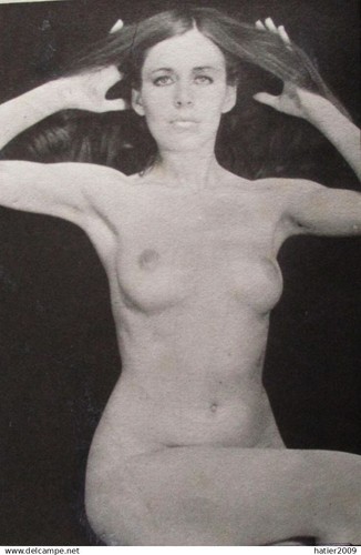 Artistique jeune femme - nu,