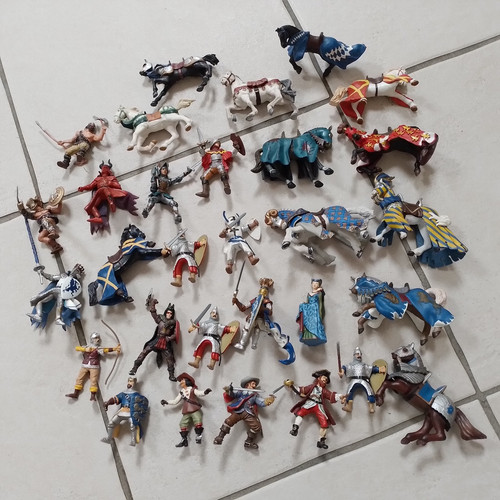 Lot figurines chevaliers - figurines,