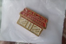 pin s broche badge  bar tabac