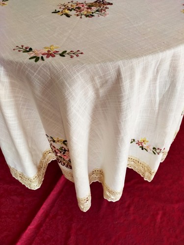 Elégante nappe ronde - , à