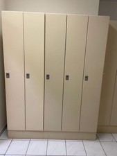 Casier Armoire de Vestiaire à Compartiments Sécurité 3-türig 90x52x200cm