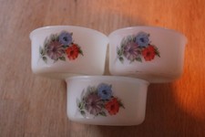 3 ramequins    Arcopal