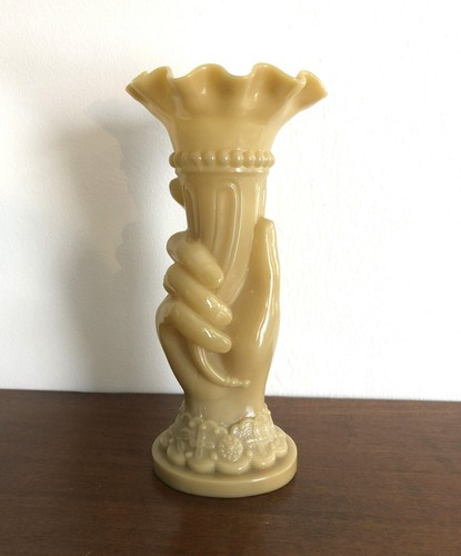 Vase cornet opaline - cornet, de