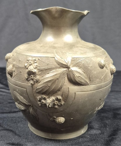 Ancien vase étain signé - en,