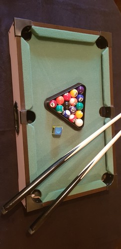 Billard table complet - de, complet.