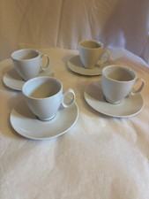 GUY DEGRENNE  lot de 4 tasses avec soucoupe blanche