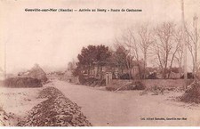 50 - GOUVILLE SUR MER - SAN33213 - Arrivée au Bourg - Route de Coutances