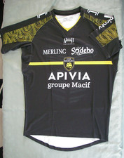 Maillot 4XL stock pro ? grip sur la poitrine + poche gps stade rochelais rugby