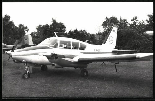 Photographie avion bimoteur - , à