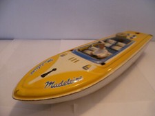 Canot de bassin en tole des années 70 MADELEINE  L. 33m l 11cm H 6cm