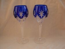 2 VERRES A VIN EN CRISTAL TAILLE DE COULEUR BLEU COBALT,MARQUES, XXème.