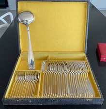 Ménagère en métal argenté