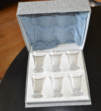 6 verres Daum signés modéle