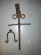 LOT DE DEUX ACCESSOIRES