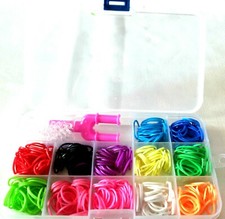 Boite 370 jolis élastiques,12couleurs flaschi + 1  crochet+1fourche ,14 attaches