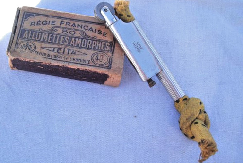 Ancien briquet amadou milfeux - briquet,