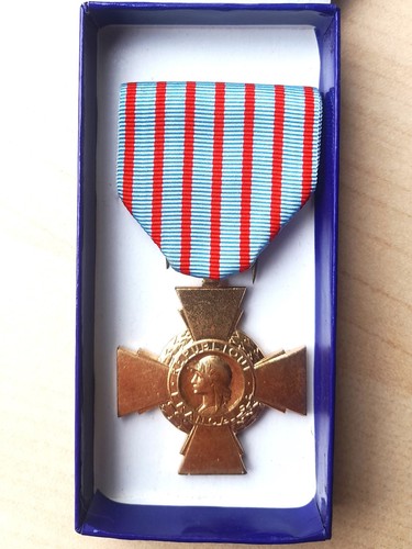 Medaille croix combattant - croix,