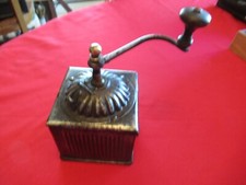 Ancien moulin à café en