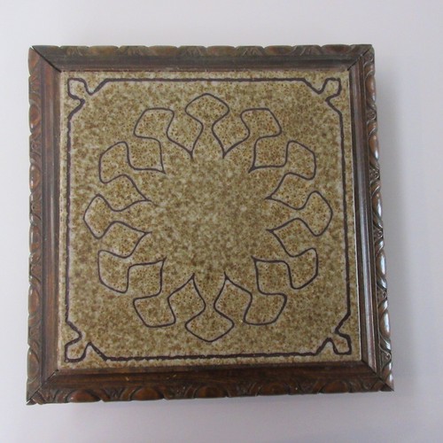 Dessous plat musical qui - dessous,