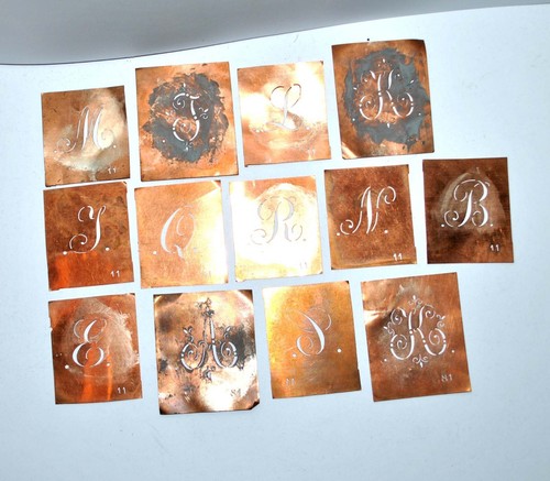 Lot pochoirs ancien en - 11,
