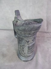 MESURE XIXe, en étain ciselé. DOUBLE-DECILITRE. Décor armorié.