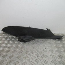 Carénage sous selle droit