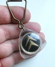 Ancien porte clé Automobiles