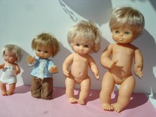 Lot de 4 anciens poupons Famosa