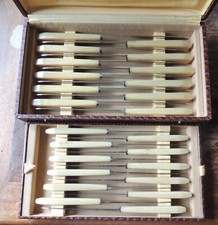 lot 12 couteaux de table et