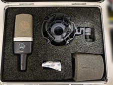 Microphone à condensateur AKG