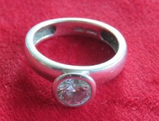 Femmes Anneau Solitaire -