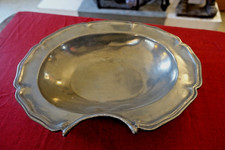 grand plat à barbe en étain