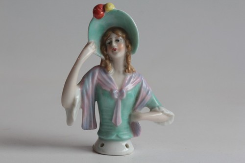 Demi figurine porcelaine femme - demi,