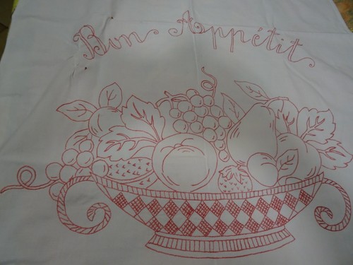 Ancien brodé main - main, festonné