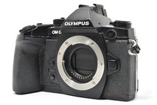 Boîtier noir Olympus OM-D