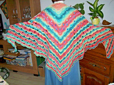 châle multicolore tricoté