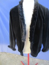 Veste de femme noire en velours et fausse fourrure   vintage