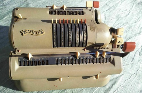Ancienne machine calculer - ancienne,