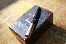 Superbe fume cigarette -