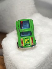 Véhicule miniature ancien