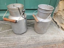  2 ANCIENS POT A LAIT ALU