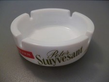 Cendrier publicitaire ancien cigarettes "Peter Stuyvesant" opaline